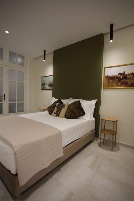Eclectic Near Downtown Heraklion (Crete)